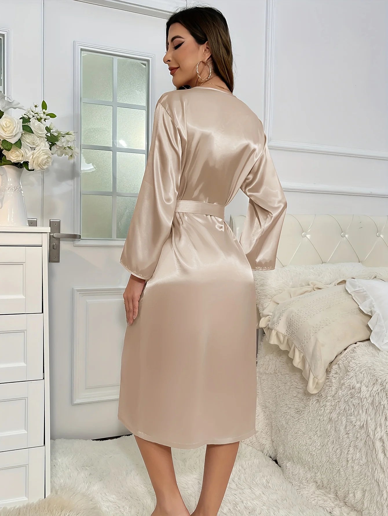 Robe Ceinturée en Satin – Tenue d’intérieur Élégante et Confortable