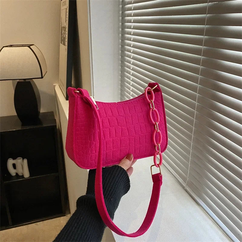 Petit sac carré Yankee sous les bras décontracté, tempérament doux rétro populaire, initié à l'automne, déterminer la mode, 2024