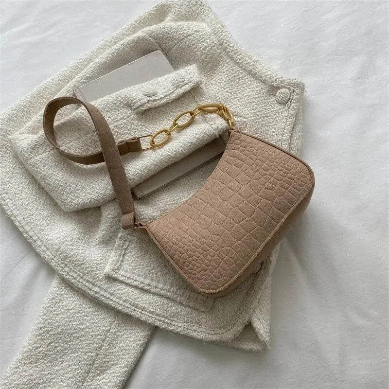 Petit sac carré Yankee sous les bras décontracté, tempérament doux rétro populaire, initié à l'automne, déterminer la mode, 2024