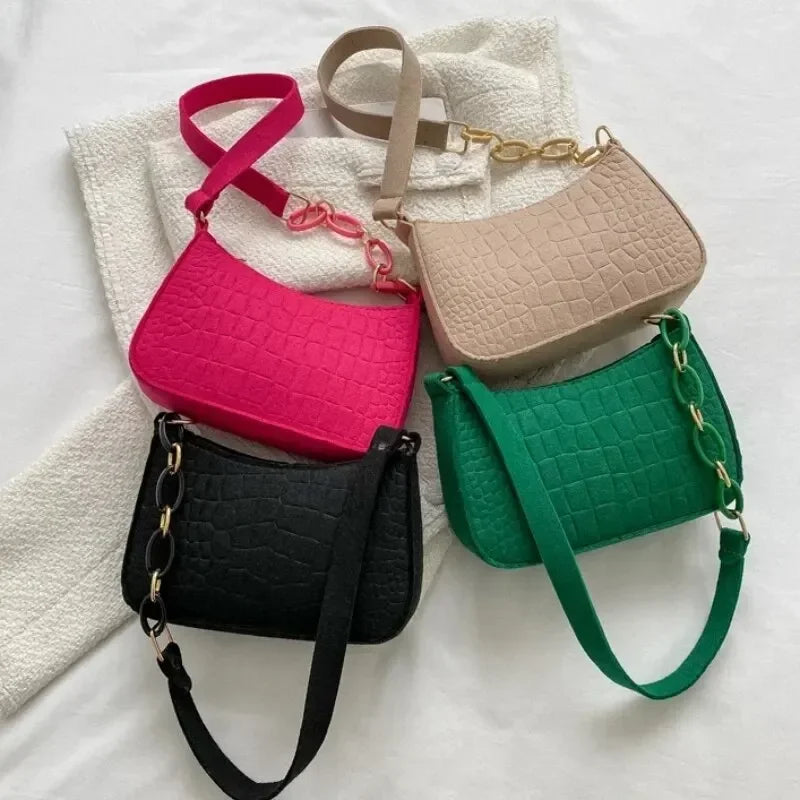 Petit sac carré Yankee sous les bras décontracté, tempérament doux rétro populaire, initié à l'automne, déterminer la mode, 2024