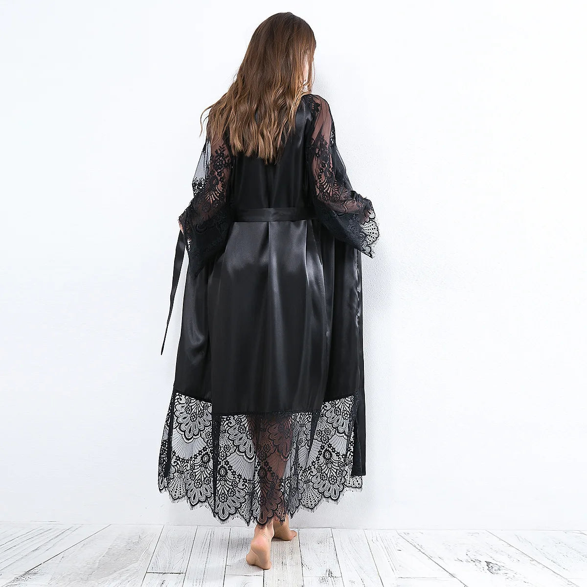 Robe de Nuit en Satin – Lingerie Sexy à Manches Longues et Dentelle