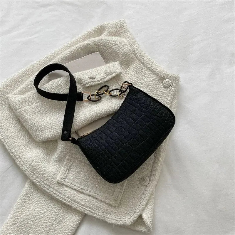 Petit sac carré Yankee sous les bras décontracté, tempérament doux rétro populaire, initié à l'automne, déterminer la mode, 2024