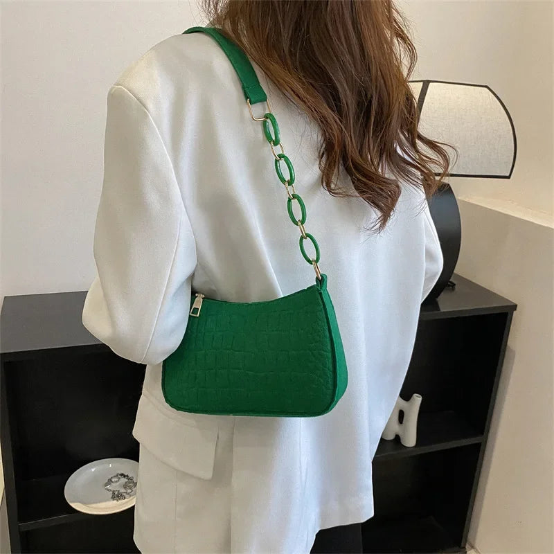 Petit sac carré Yankee sous les bras décontracté, tempérament doux rétro populaire, initié à l'automne, déterminer la mode, 2024